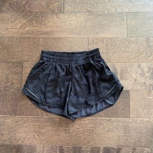 Lululemon Hotta Hot Short II 4” | Size 6